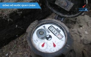 đồng hồ nước quay chậm